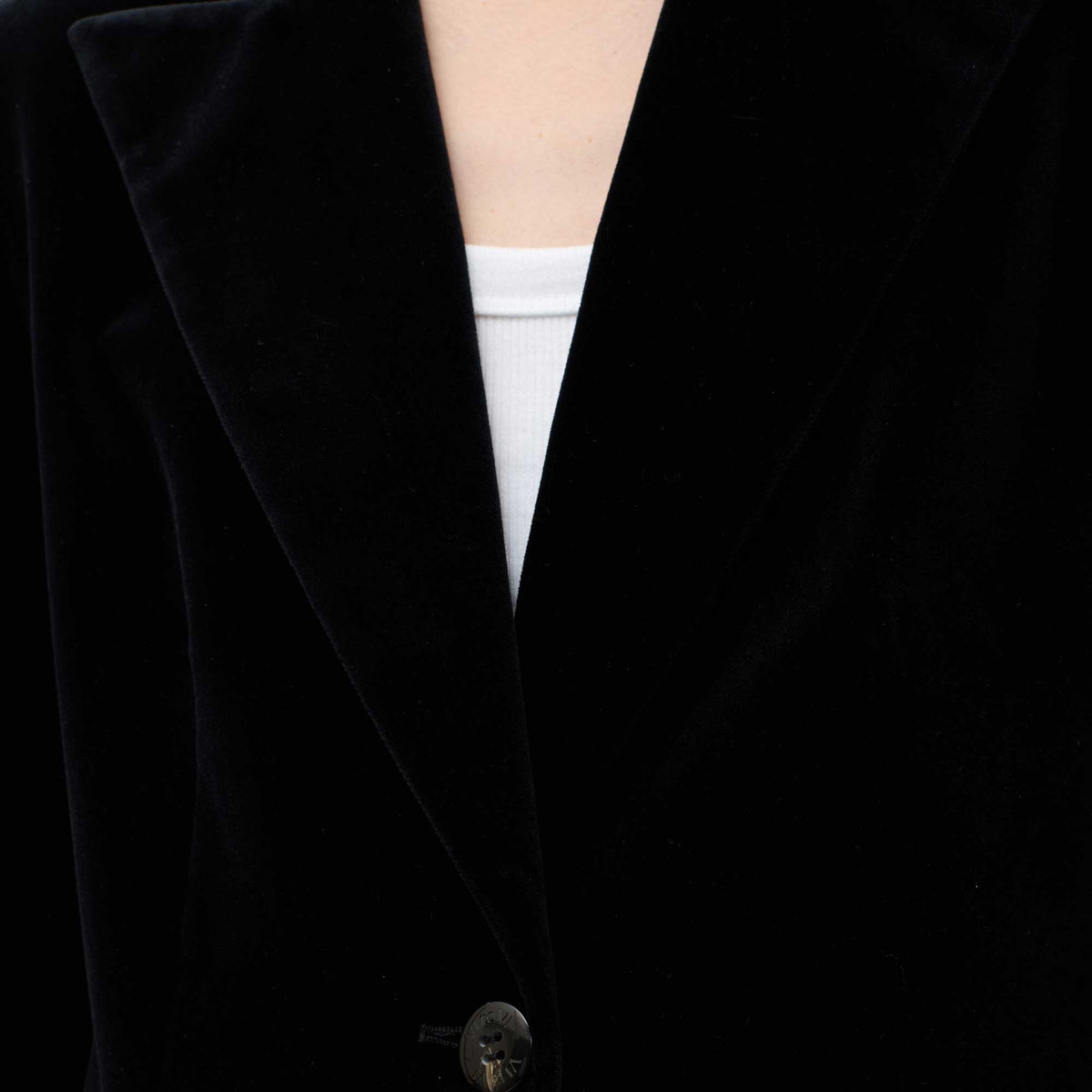 TIMELESS Velvet Blazer
