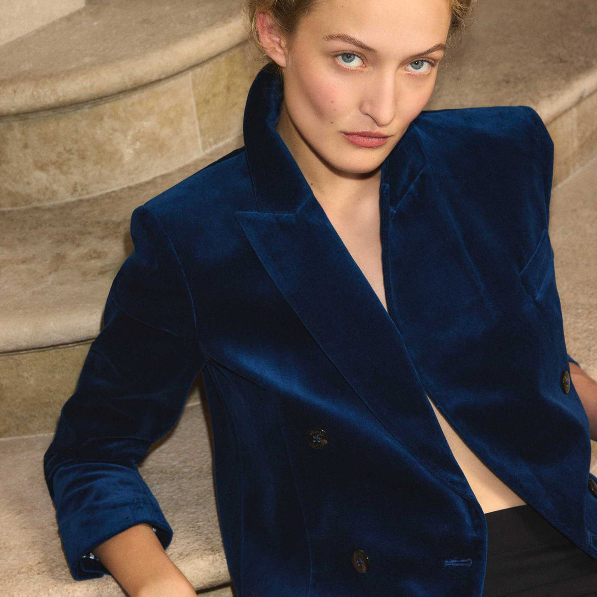 VICTORY Velvet Blazer