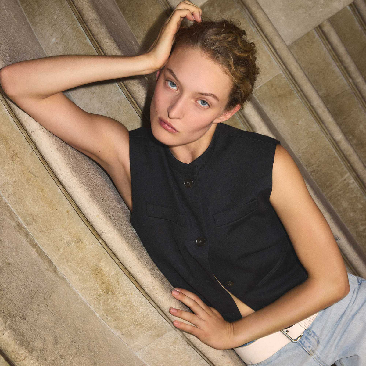VERY VEST